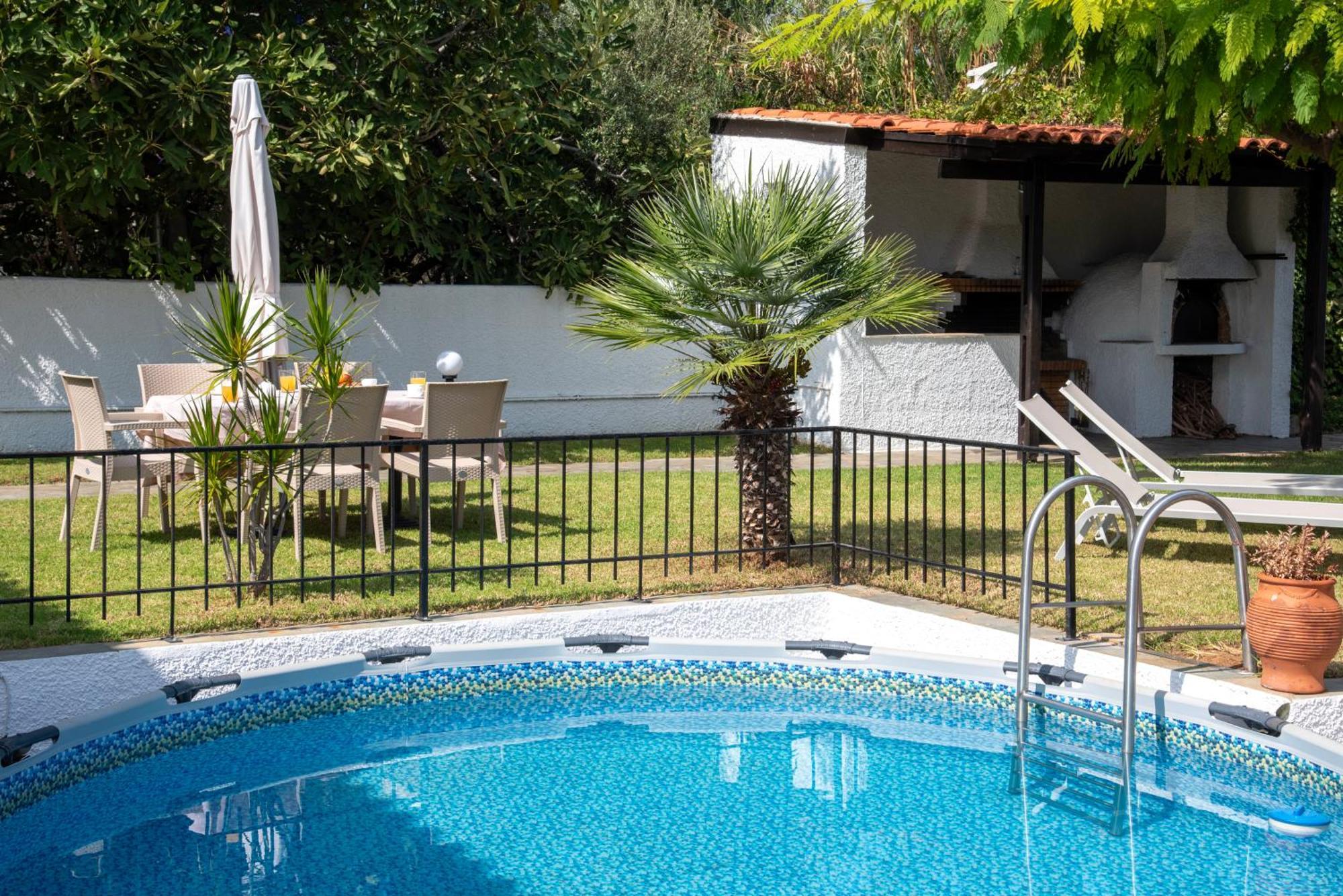 Villa Eleni 100M From The Sea ラパニアナ エクステリア 写真