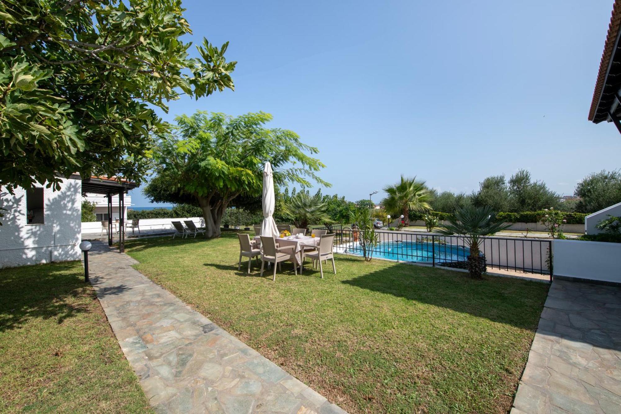 Villa Eleni 100M From The Sea ラパニアナ エクステリア 写真