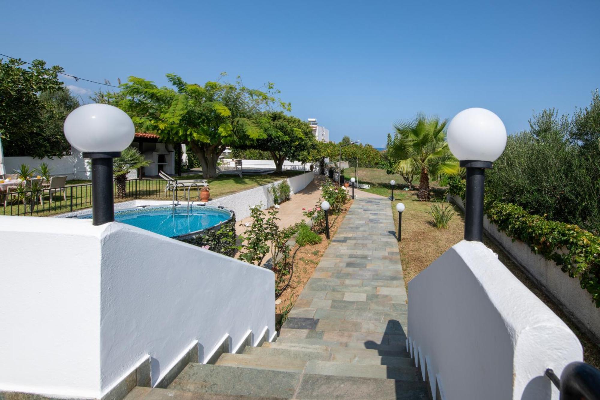 Villa Eleni 100M From The Sea ラパニアナ エクステリア 写真